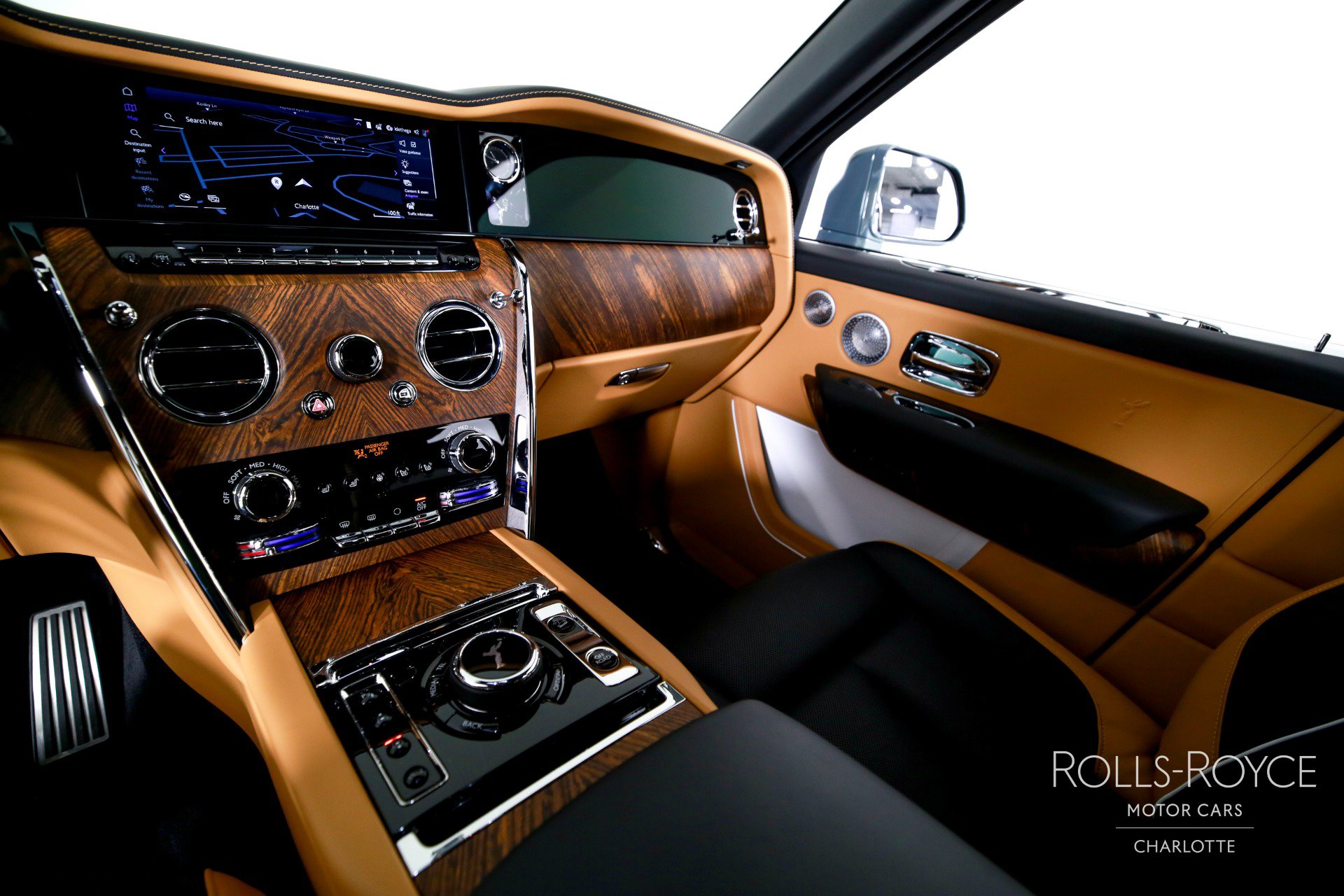 Used 2025 Rolls-Royce Cullinan image 15