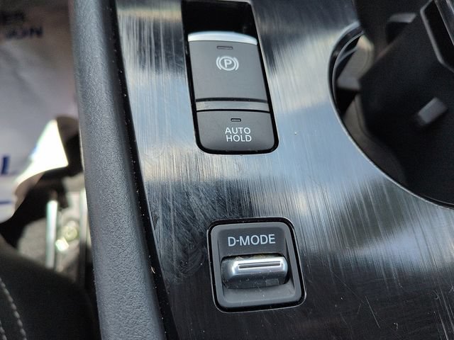 Used 2025 Nissan Rogue SV FWD image 22