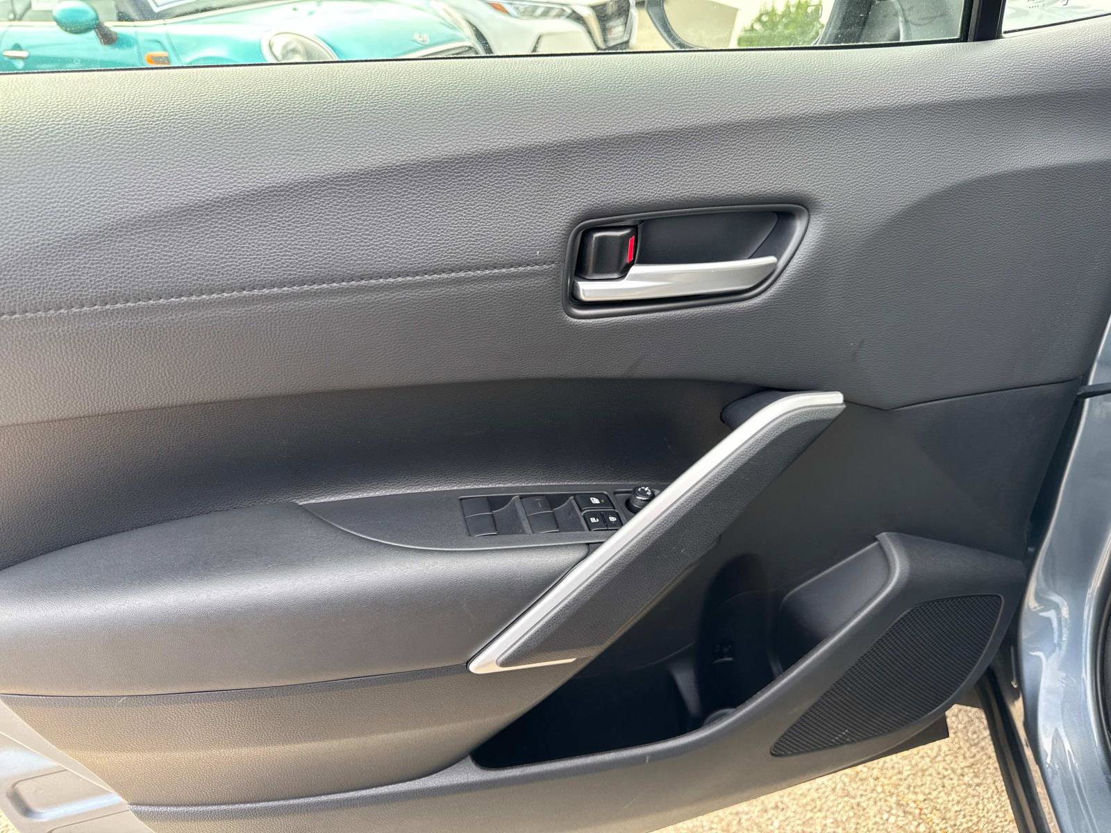 Used 2023 Toyota Corolla Cross XLE image 17