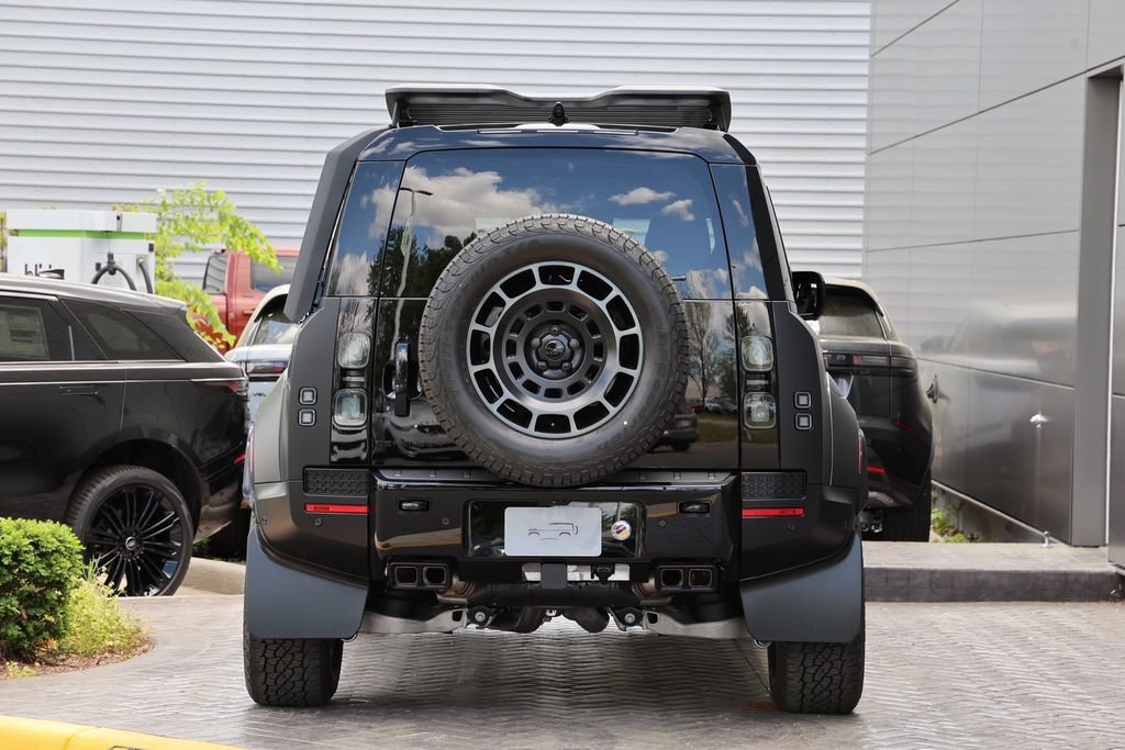 New 2026 Land Rover Defender 110 OCTA AWD/4WD image 12
