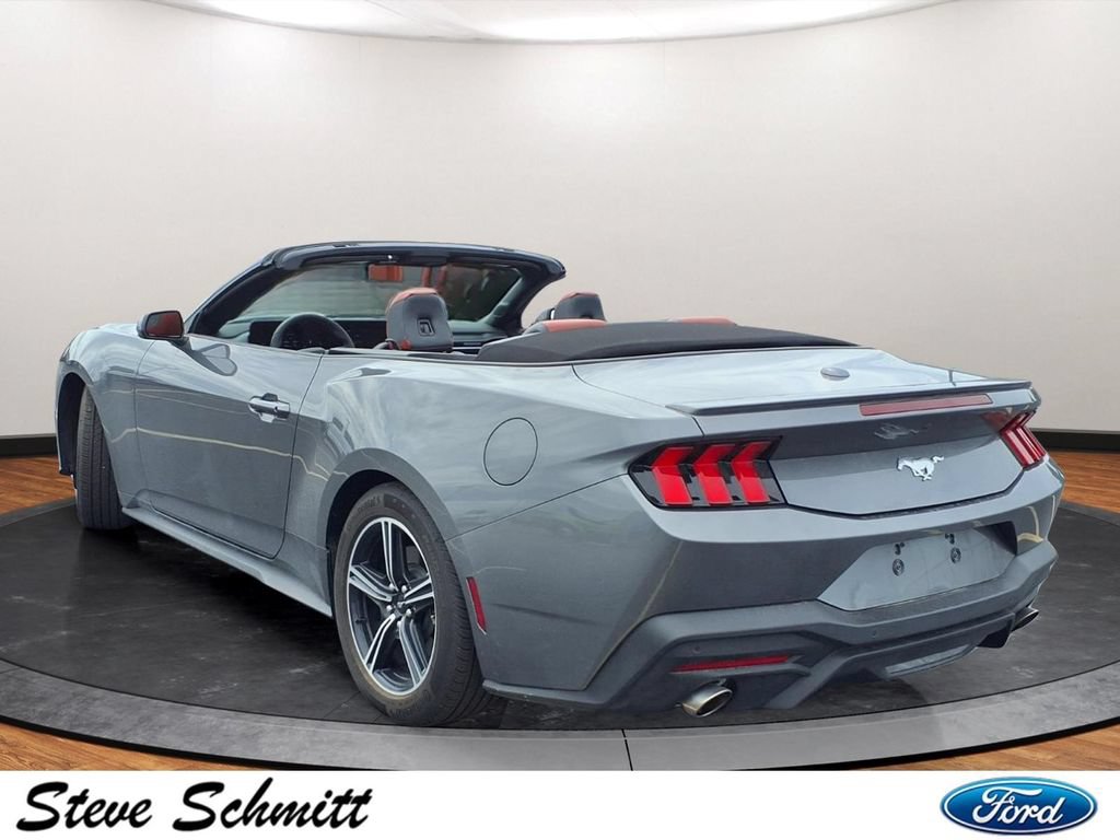 Used 2025 Ford Mustang Premium RWD image 3