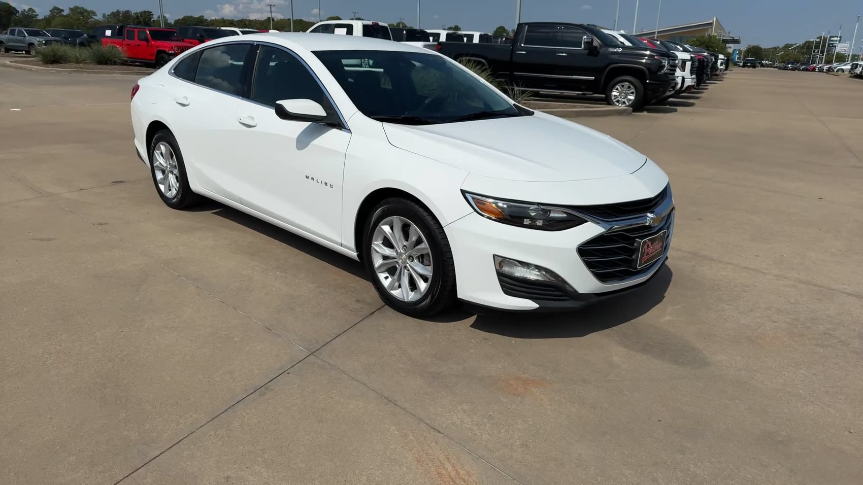 Used 2025 Chevrolet Malibu LT FWD image 3