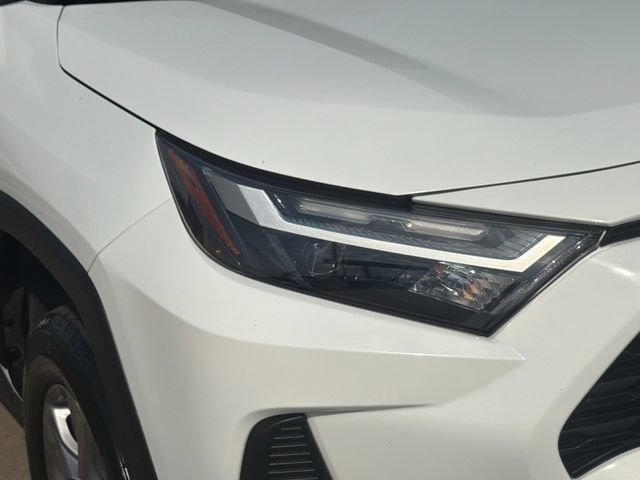 Certified 2025 Toyota RAV4 LE AWD/4WD image 28