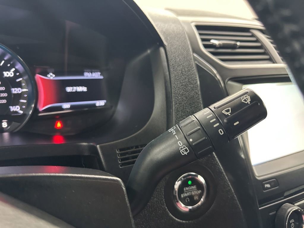 Used 2017 Ford Explorer XLT w/ Equipment Group 202A image 38