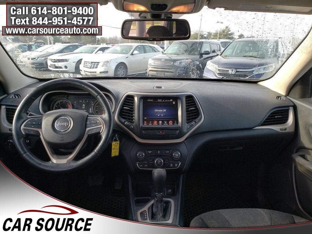 Used 2016 Jeep Cherokee Latitude w/ Cold Weather Group image 10