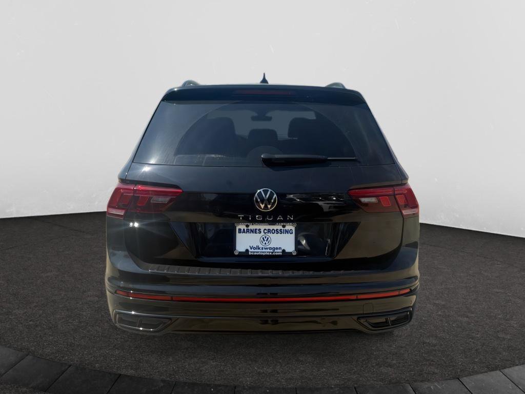 Used 2024 Volkswagen Tiguan SE R-Line FWD image 4