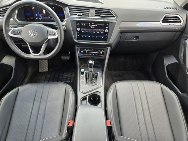 Used 2022 Volkswagen Tiguan SE image 13
