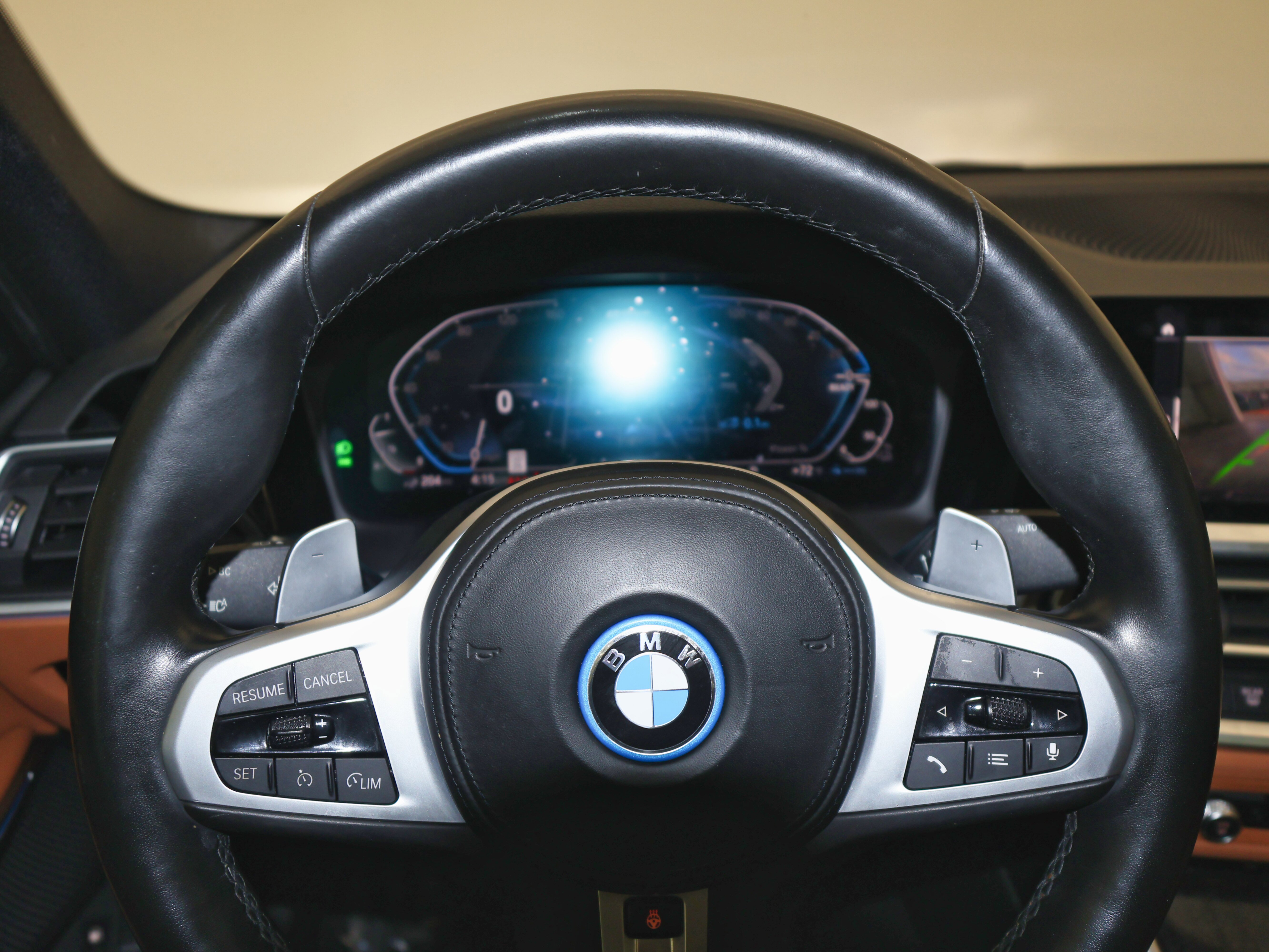 Used 2022 BMW 330e xDrive w/ M Sport Package image 28