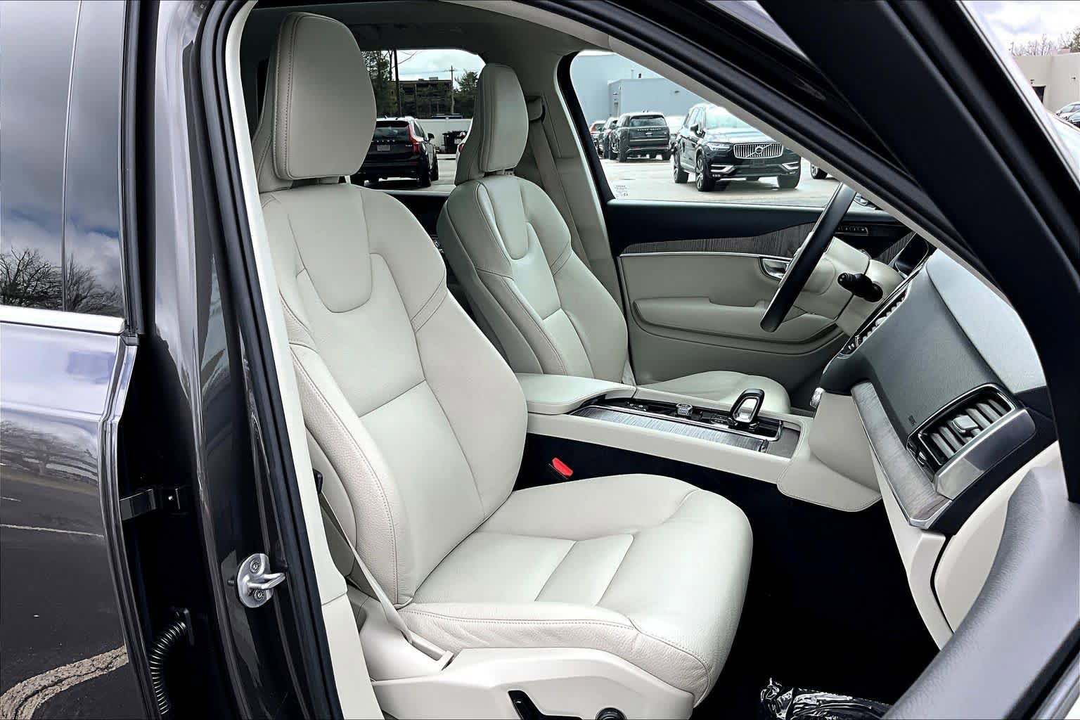 Certified 2023 Volvo XC90 B6 Plus w/ Protection Package Premier AWD/4WD image 8