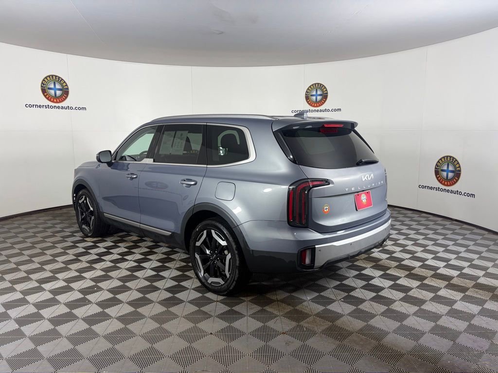 Used 2024 Kia Telluride EX image 7