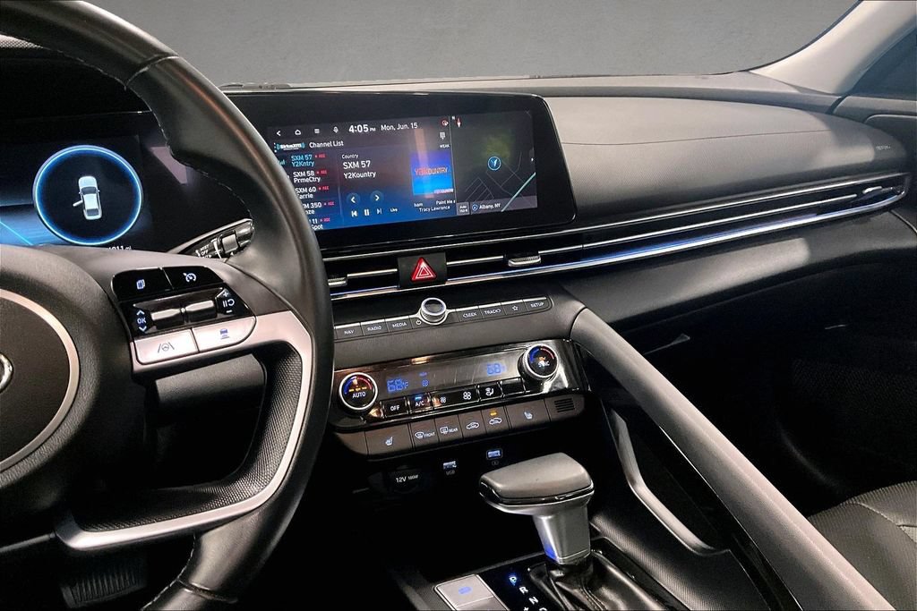 Used 2022 Hyundai Elantra Limited w/ Cargo Package FWD image 9