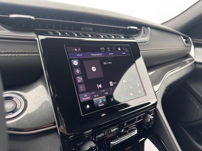 Used 2023 Jeep Grand Cherokee Altitude image 18