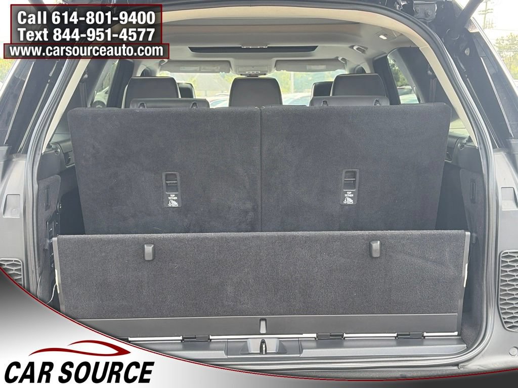 Used 2017 Land Rover Discovery First Edition AWD/4WD image 7