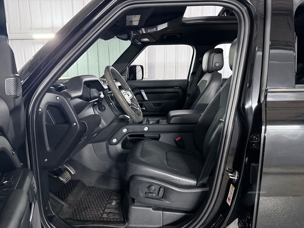 Used 2023 Land Rover Defender 110 V8 AWD/4WD image 18