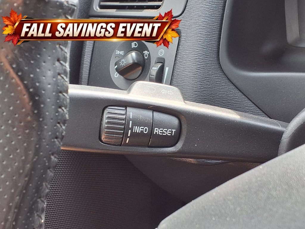 Used 2011 Volvo C70 T5 w/ Multimedia Pkg FWD image 22