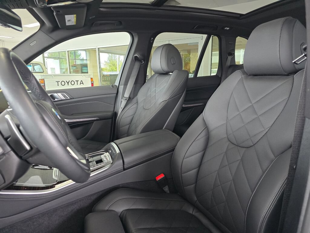 Used 2026 BMW X5 xDrive40i AWD/4WD image 23