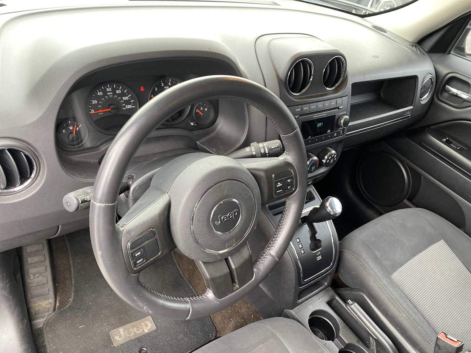 Used 2013 Jeep Patriot Latitude image 10