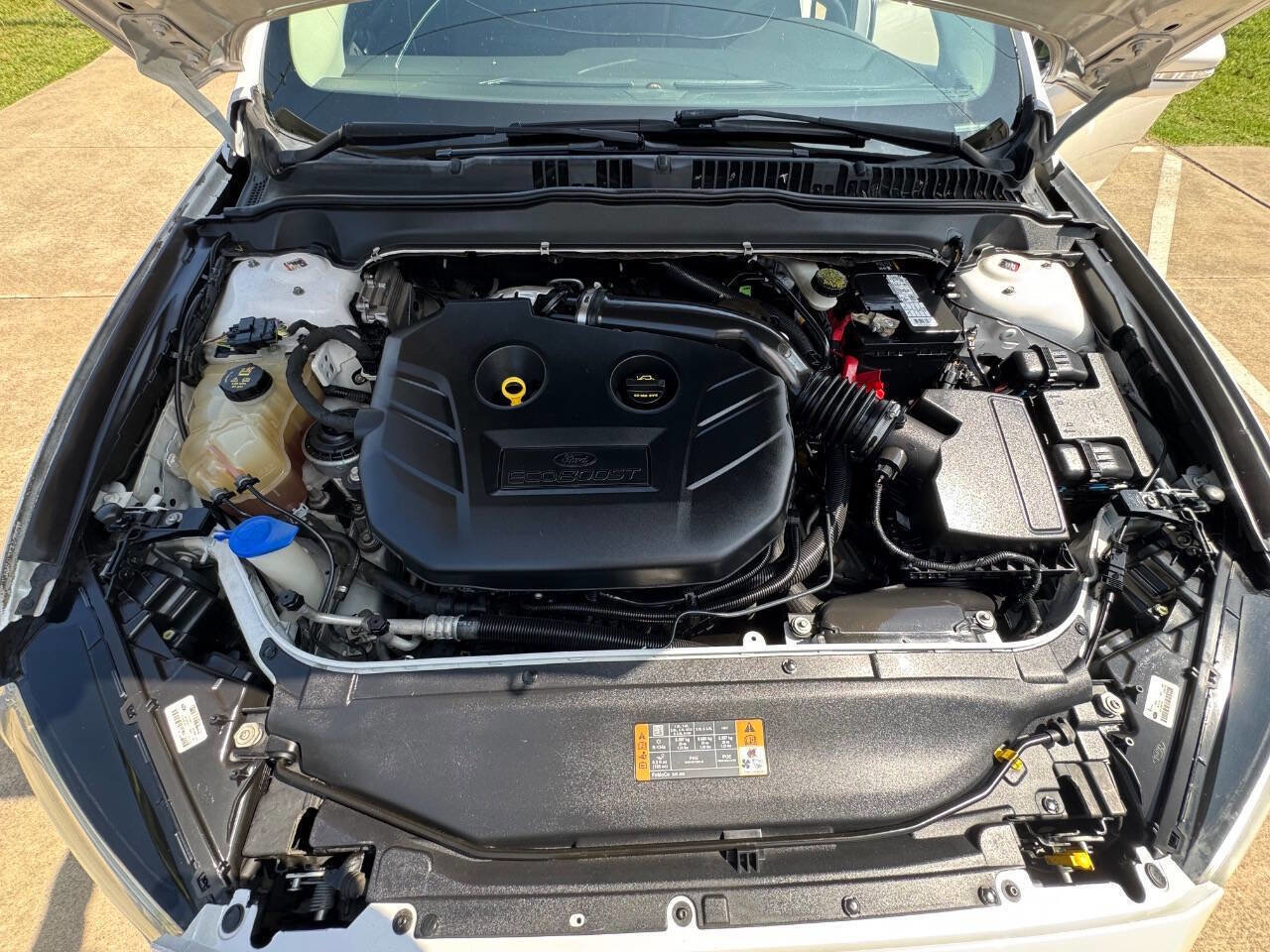 Used 2015 Ford Fusion SE FWD image 34