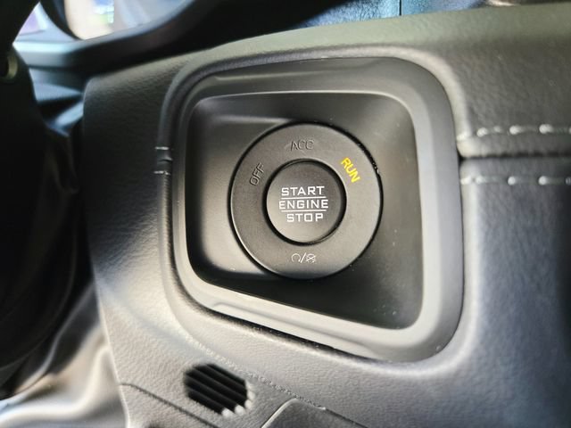 Used 2025 Jeep Wrangler Unlimited Sahara w/ Safety Group AWD/4WD image 32