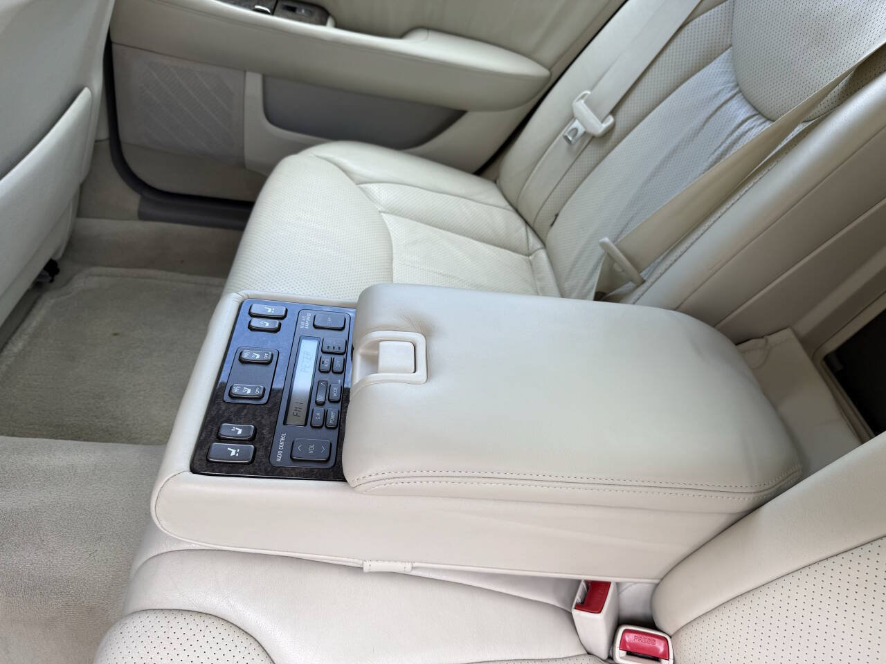 Used 2001 Lexus LS 430 RWD image 23