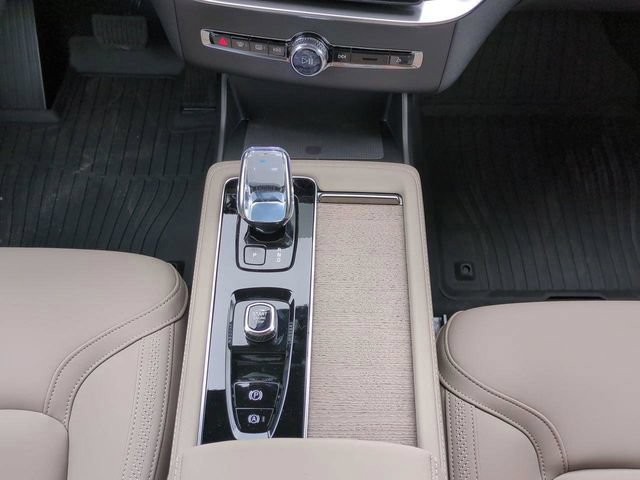 New 2026 Volvo XC90 B6 Plus w/ Protection Package Premier AWD/4WD image 15