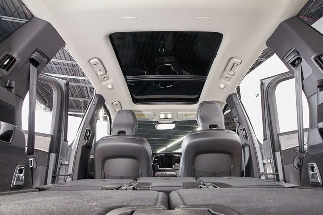 Used 2024 Volvo XC90 T8 Ultimate w/ Protection Package Premier AWD/4WD image 32
