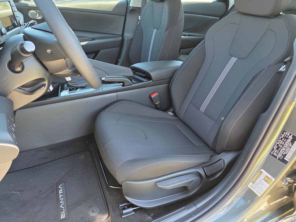 New 2026 Hyundai Elantra SE image 15