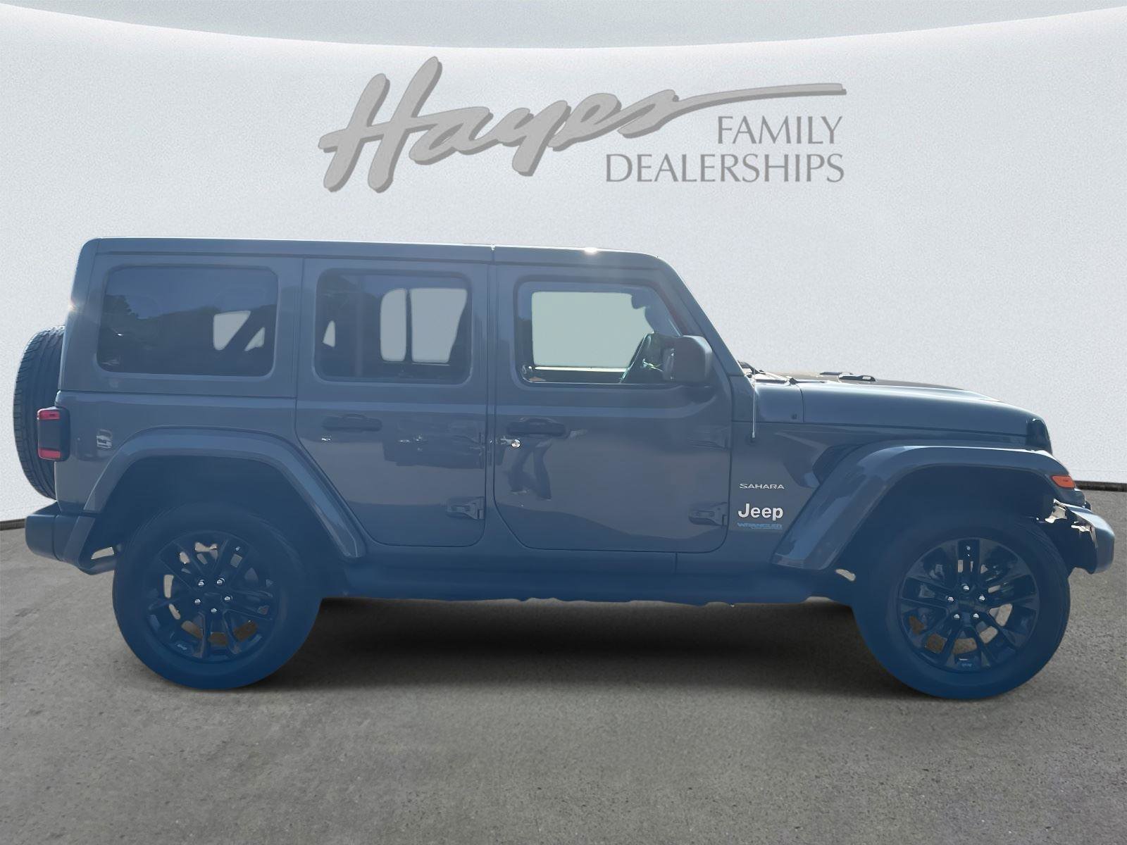 Used 2021 Jeep Wrangler Unlimited Sahara w/ Safety Group AWD/4WD image 24