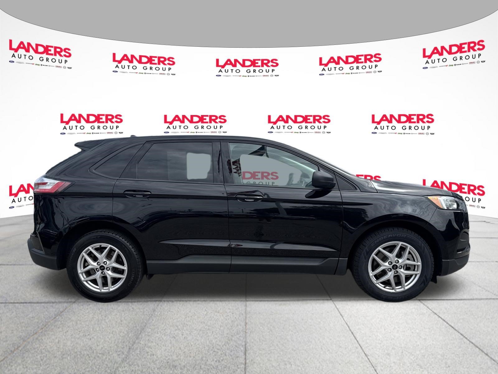 Used 2023 Ford Edge SE AWD/4WD image 2