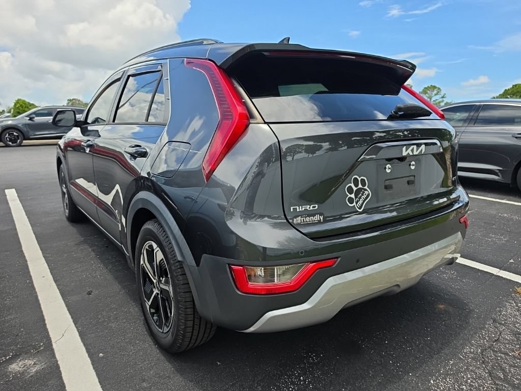 Certified 2023 Kia Niro EX FWD image 13