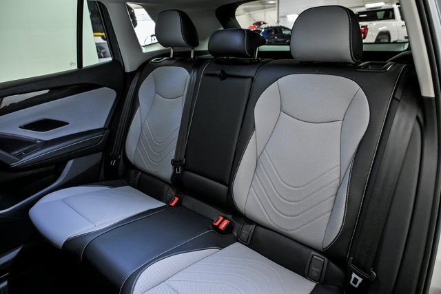 New 2026 Volkswagen Tiguan SE AWD/4WD image 8