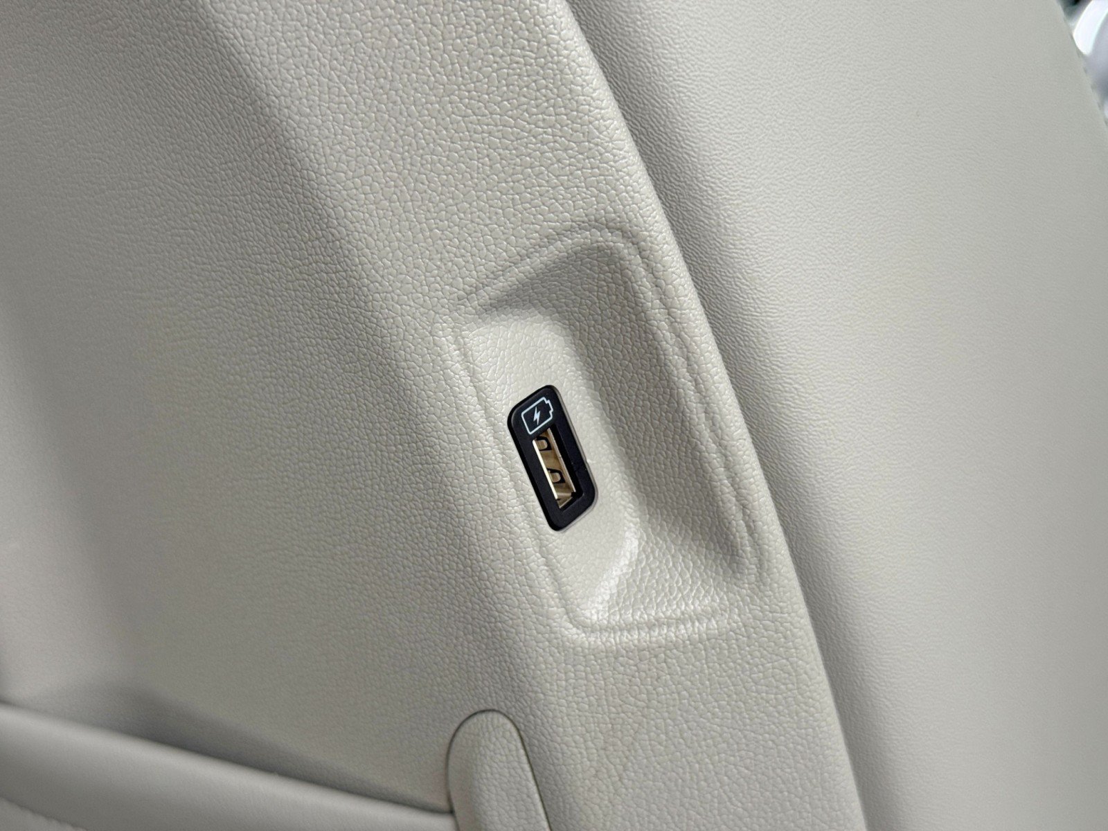 Used 2023 Kia Sorento S w/ Panoramic Sunroof Package FWD image 32