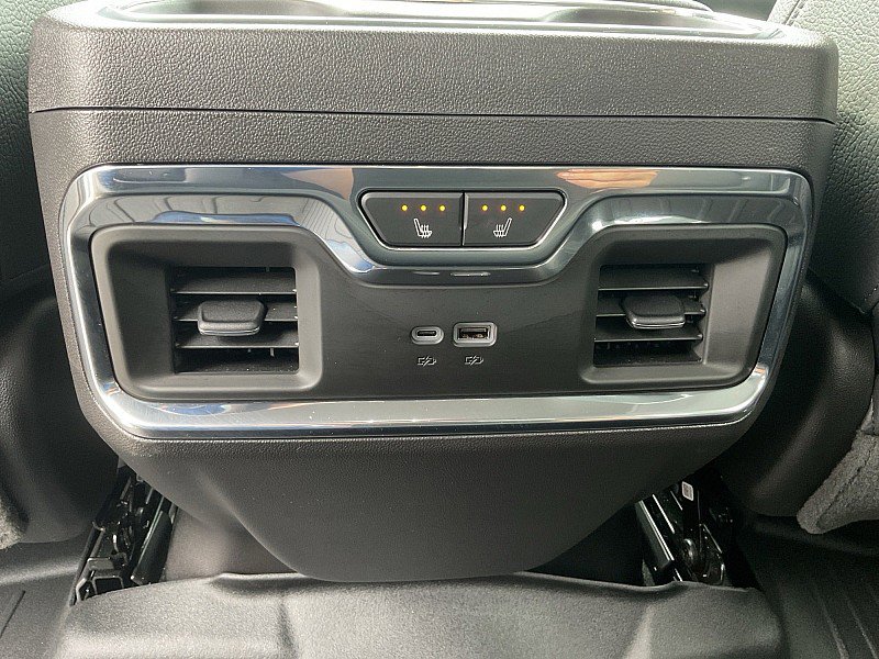 Used 2024 GMC Sierra 1500 Denali w/ Technology Package image 12
