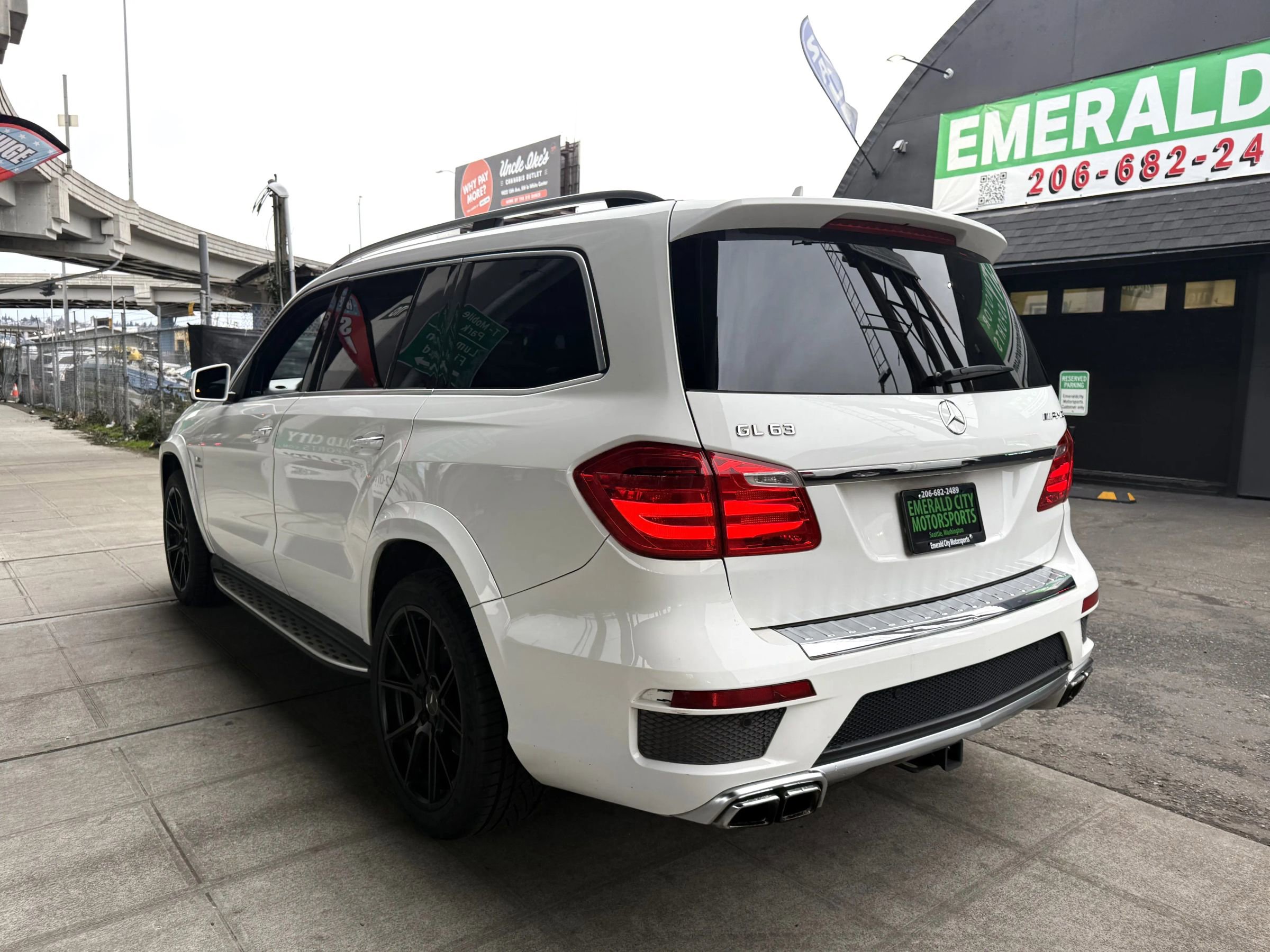 Used 2016 Mercedes-Benz GL 63 AMG 4MATIC image 7