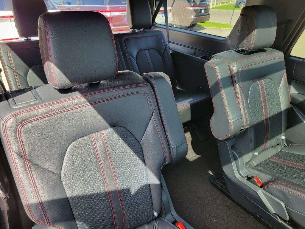 Used 2023 Ford Expedition Max Limited AWD/4WD image 18