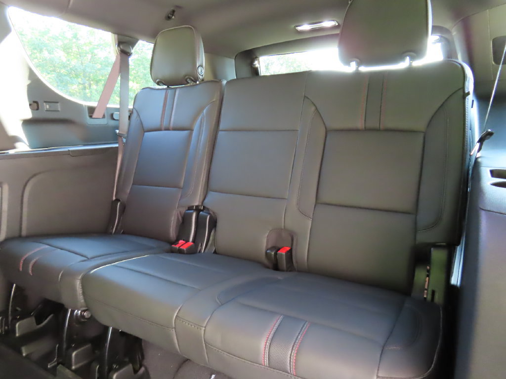 New 2026 Chevrolet Suburban RST AWD/4WD image 29
