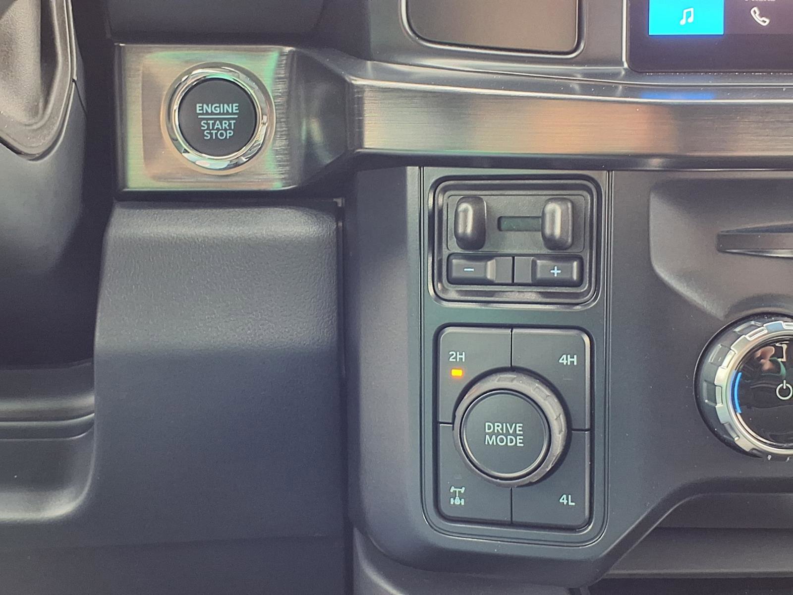 Used 2024 Ford F250 Lariat w/ Sport Appearance Package image 15