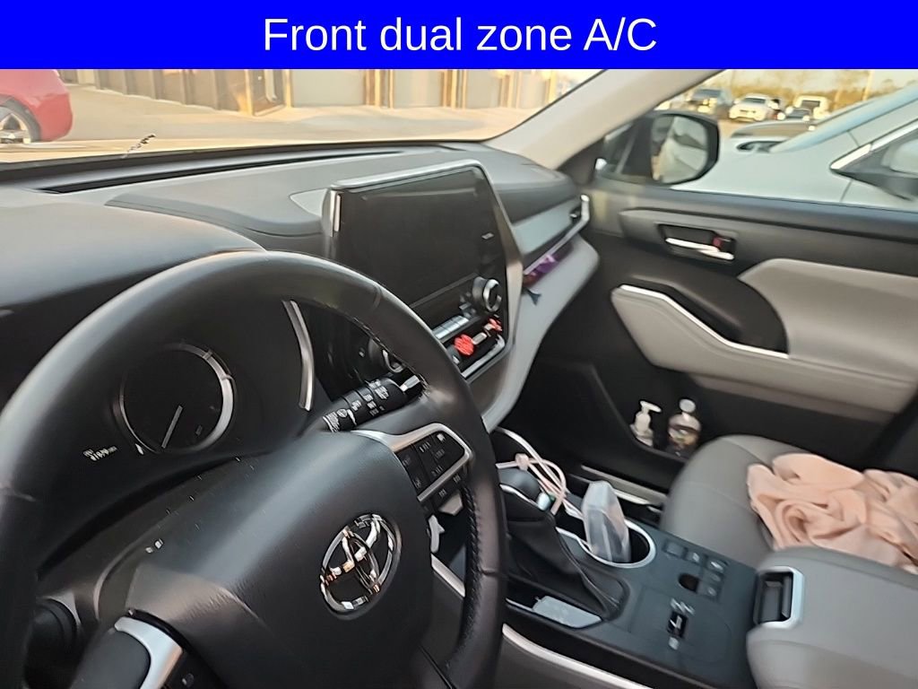 Used 2023 Toyota Highlander L image 14
