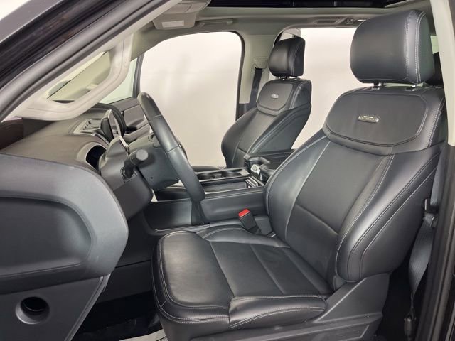 Used 2025 Ford Expedition Platinum image 19