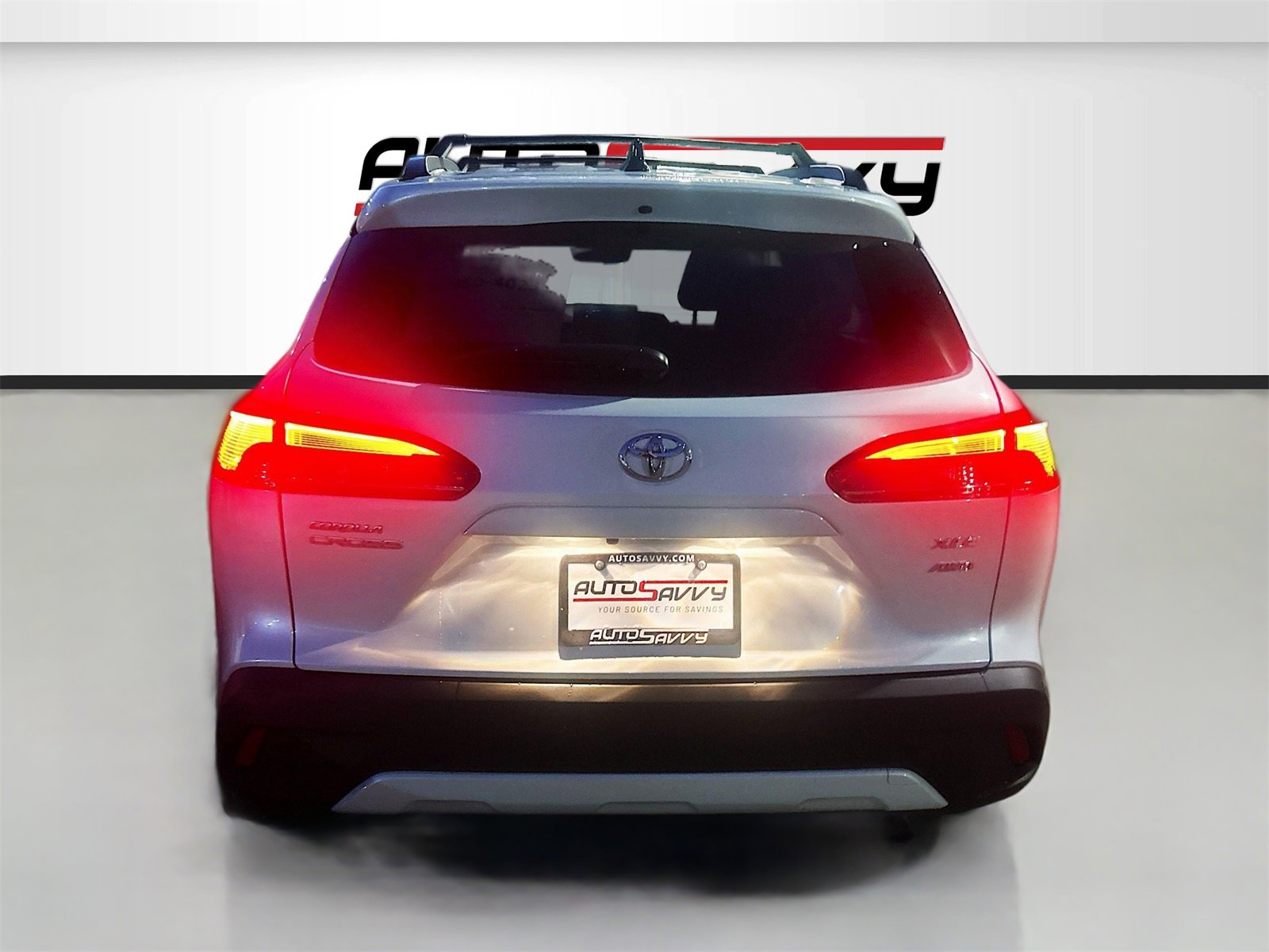 Used 2025 Toyota Corolla Cross XLE image 6