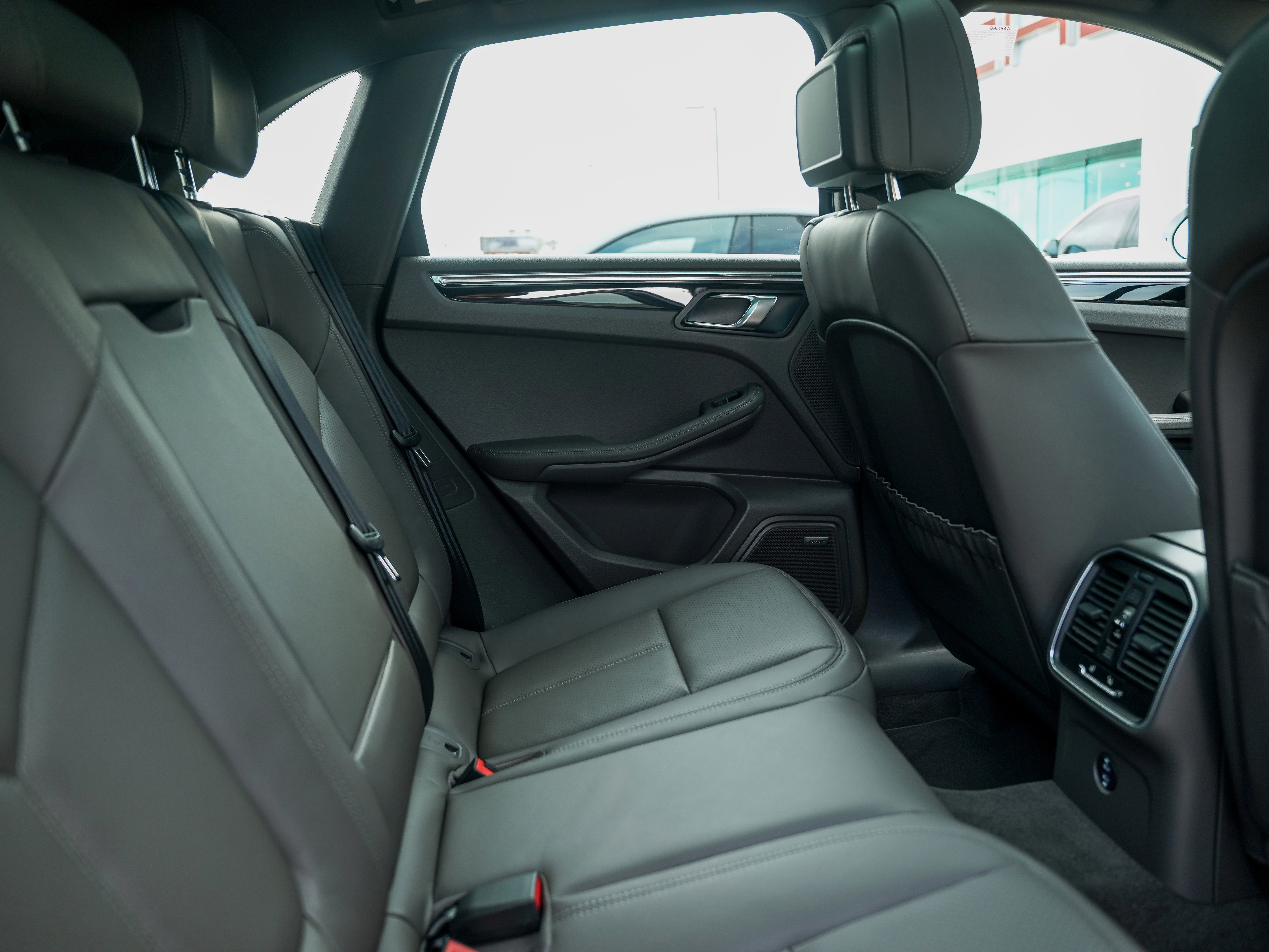 New 2026 Porsche Macan image 31