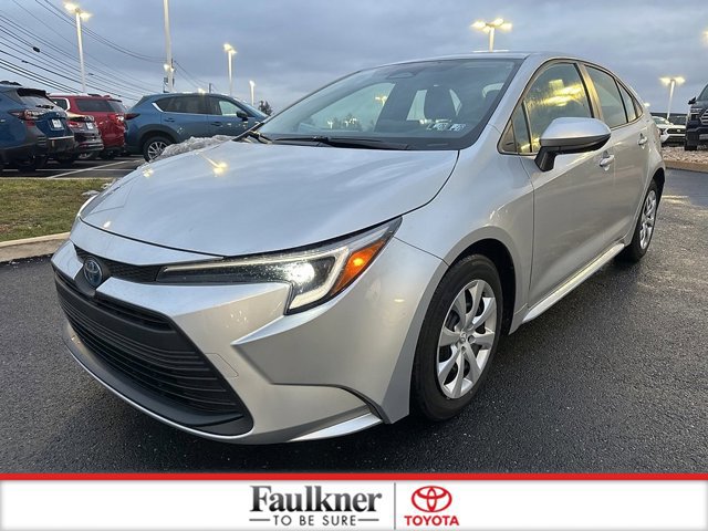 Certified 2025 Toyota Corolla LE image 3