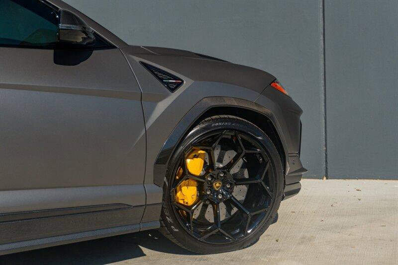 Used 2024 Lamborghini Urus Performante image 39