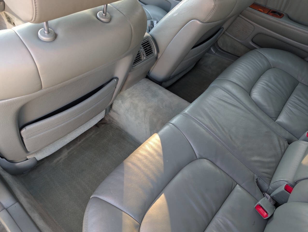 Used 1999 Lexus LS 400 image 16