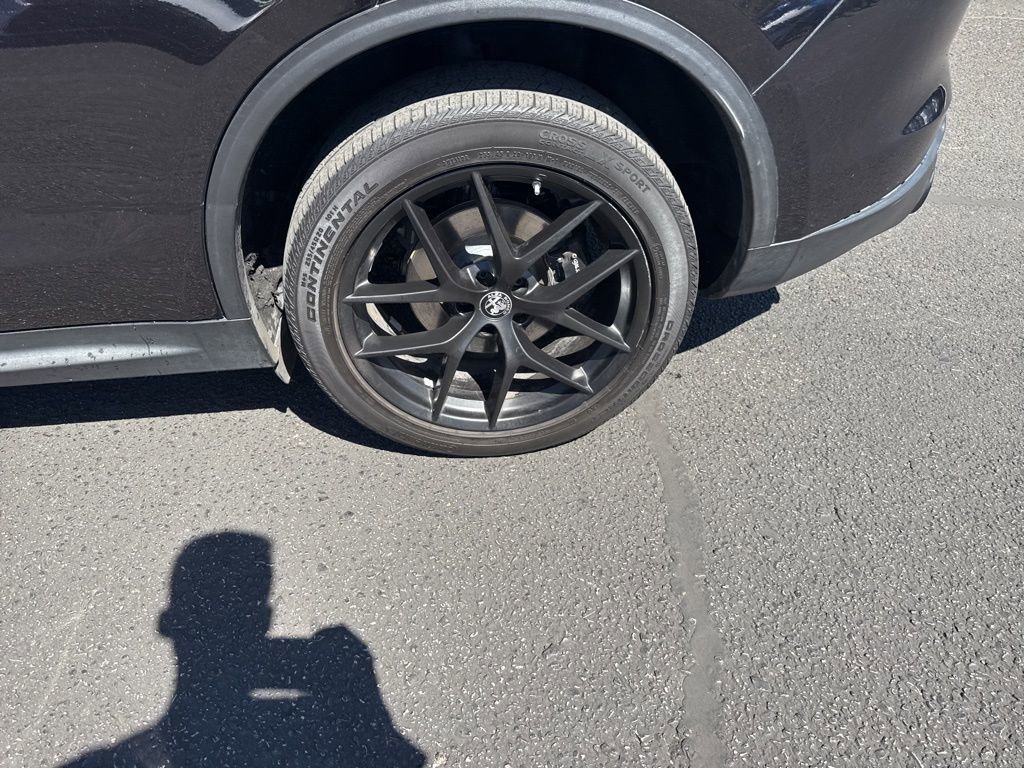 Used 2020 Alfa Romeo Stelvio w/ Nero Edizione image 13