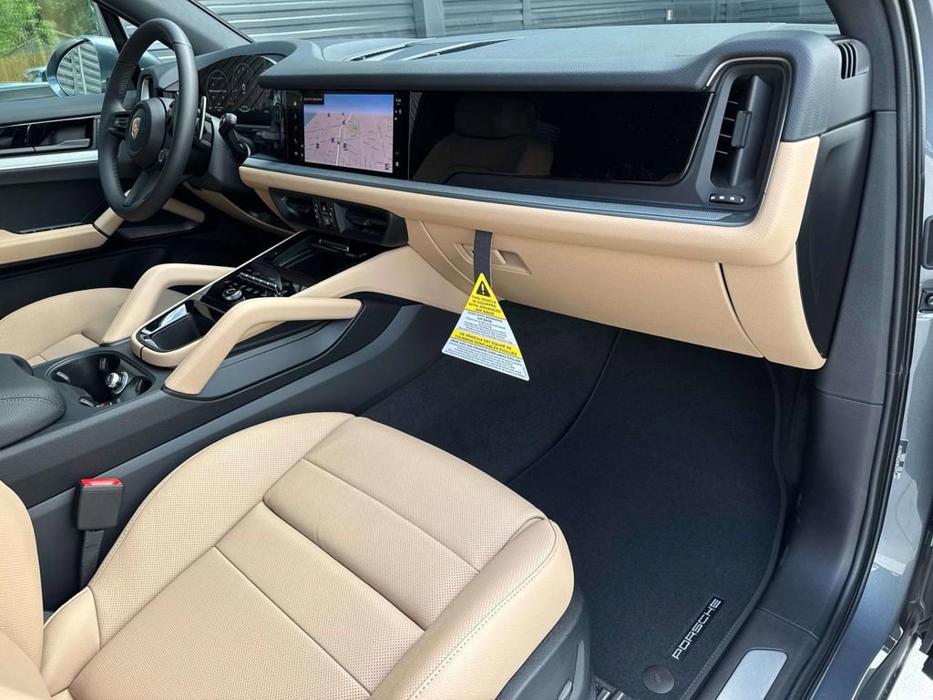 New 2026 Porsche Cayenne image 18