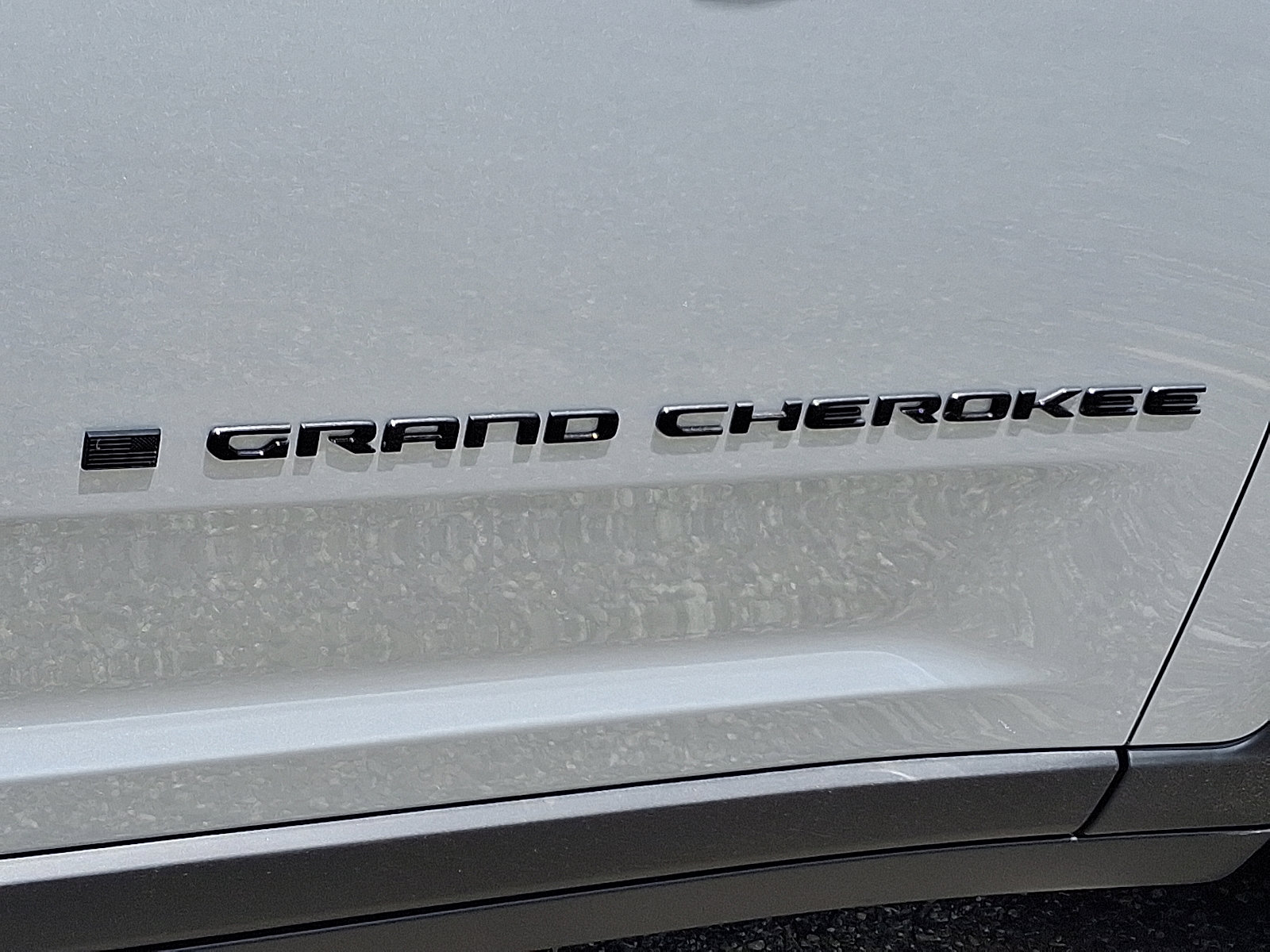 New 2025 Jeep Grand Cherokee L Altitude image 16