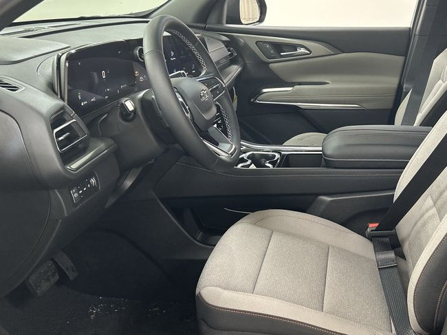 New 2026 Chevrolet Traverse LT w/ Midnight/Sport Edition AWD/4WD image 11