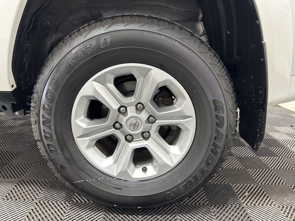 Used 2023 Toyota 4Runner SR5 AWD/4WD image 34
