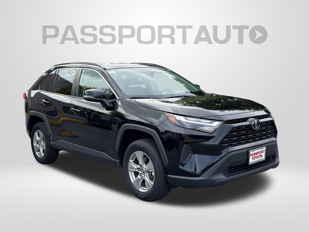 Used 2025 Toyota RAV4 XLE AWD/4WD image 11